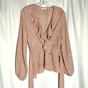 MAX Studio polka dotted blouse with elastic and tie waist. Size M